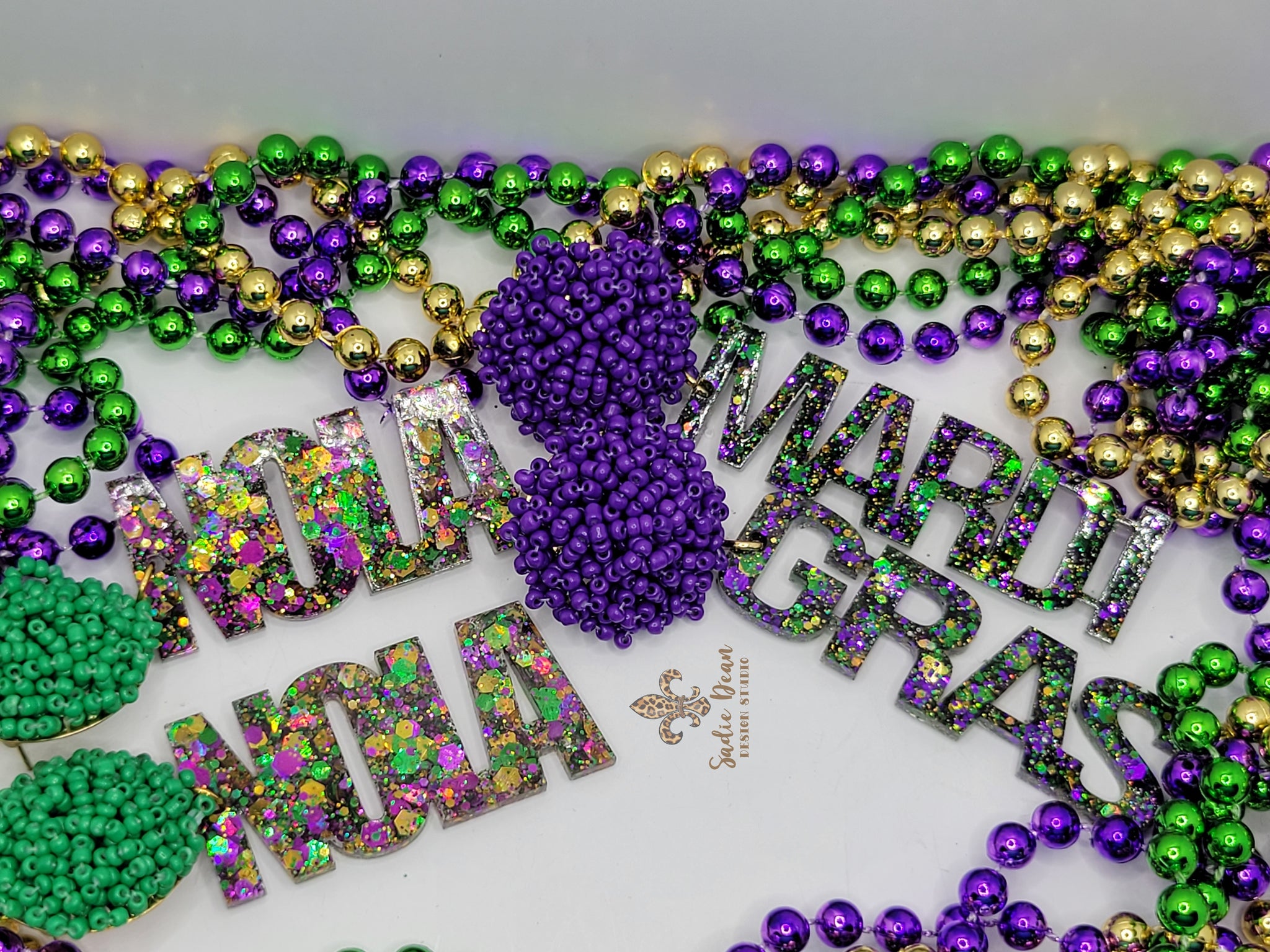 Mardi Gras Beads Gold 1ct